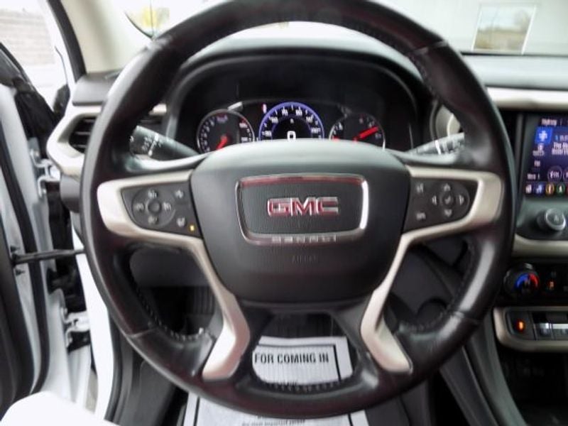 2022 GMC Acadia Denali