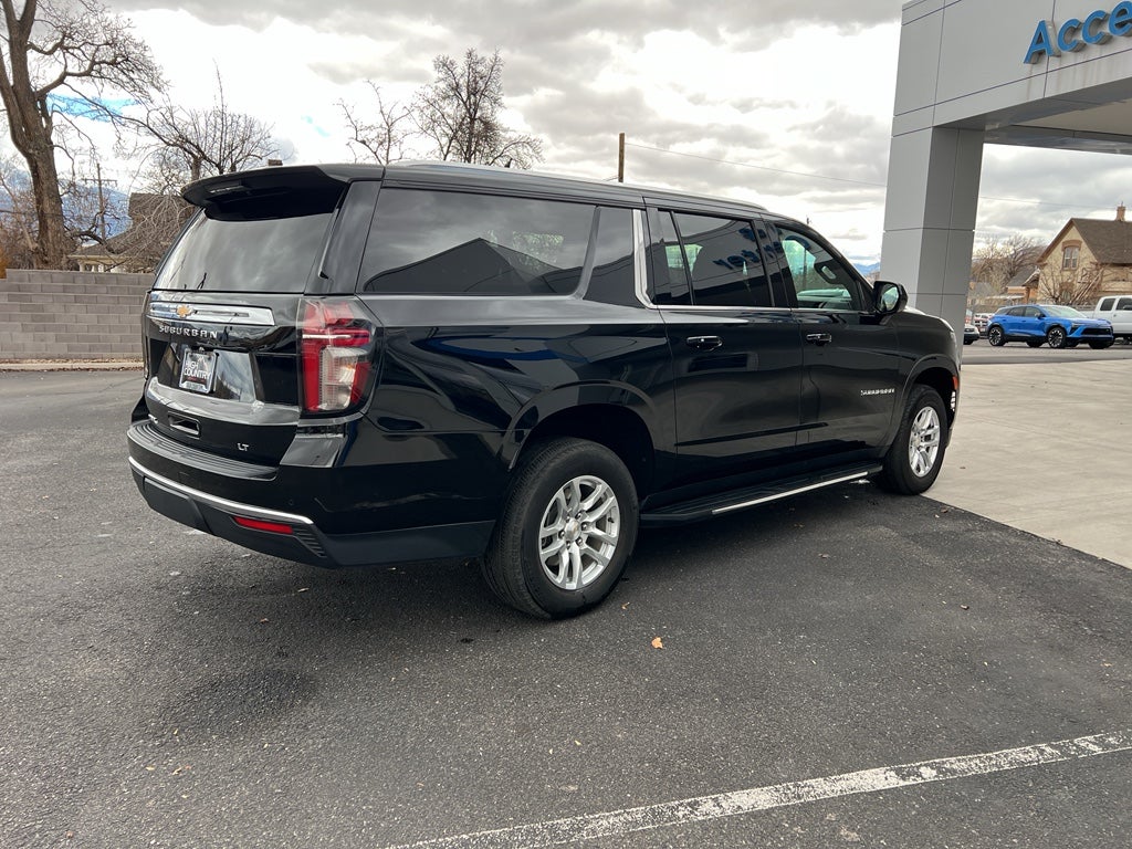 2023 Chevrolet Suburban LT