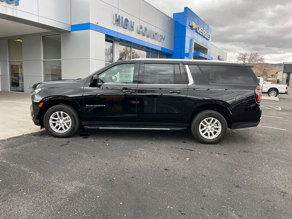 2023 Chevrolet Suburban LT