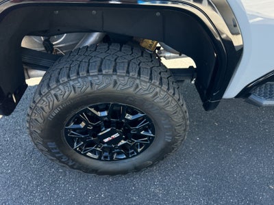 2025 GMC Sierra 2500 HD AT4X