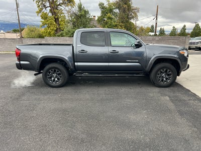 2022 Toyota Tacoma 4WD SR