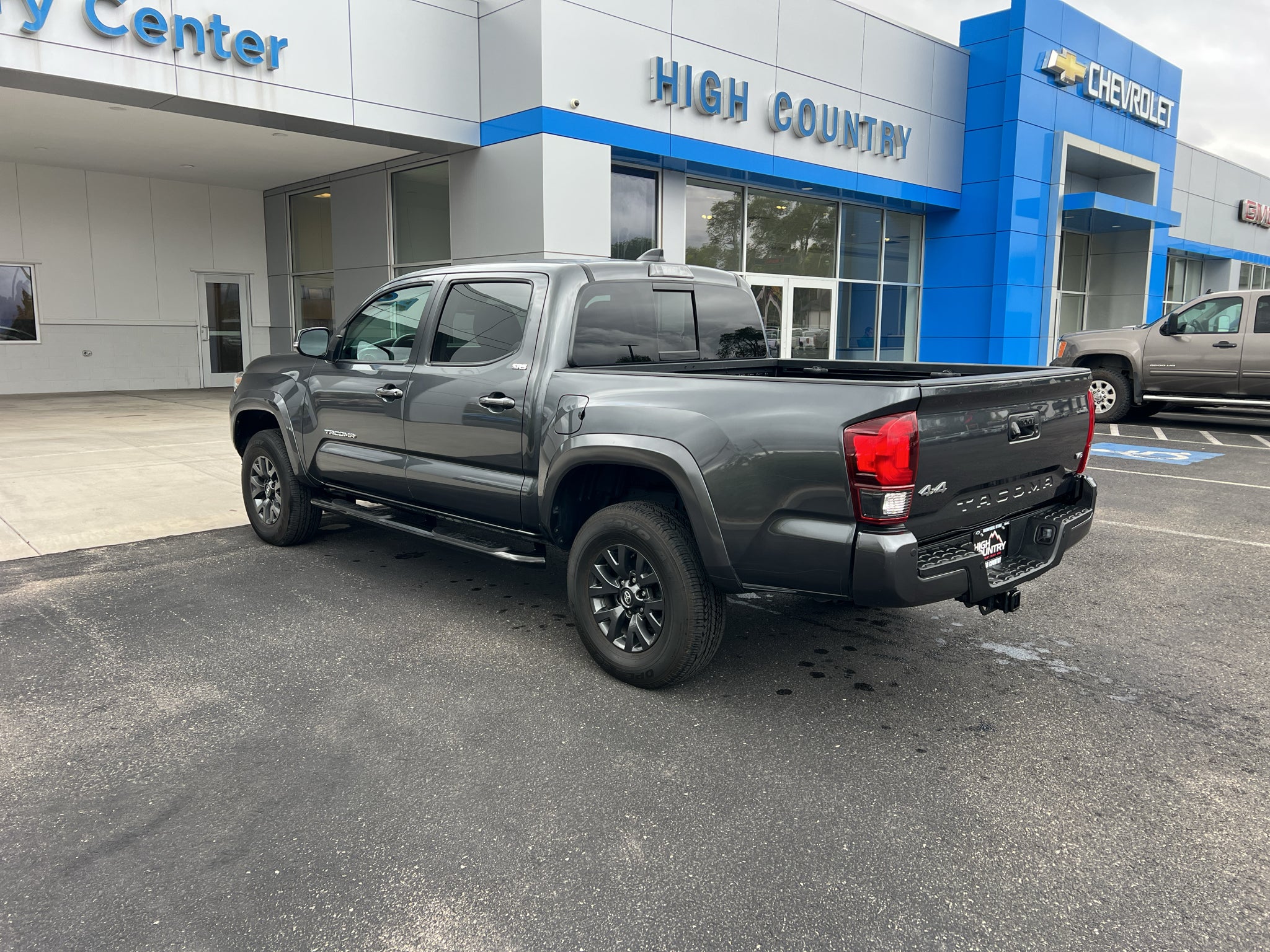 2022 Toyota Tacoma 4WD SR