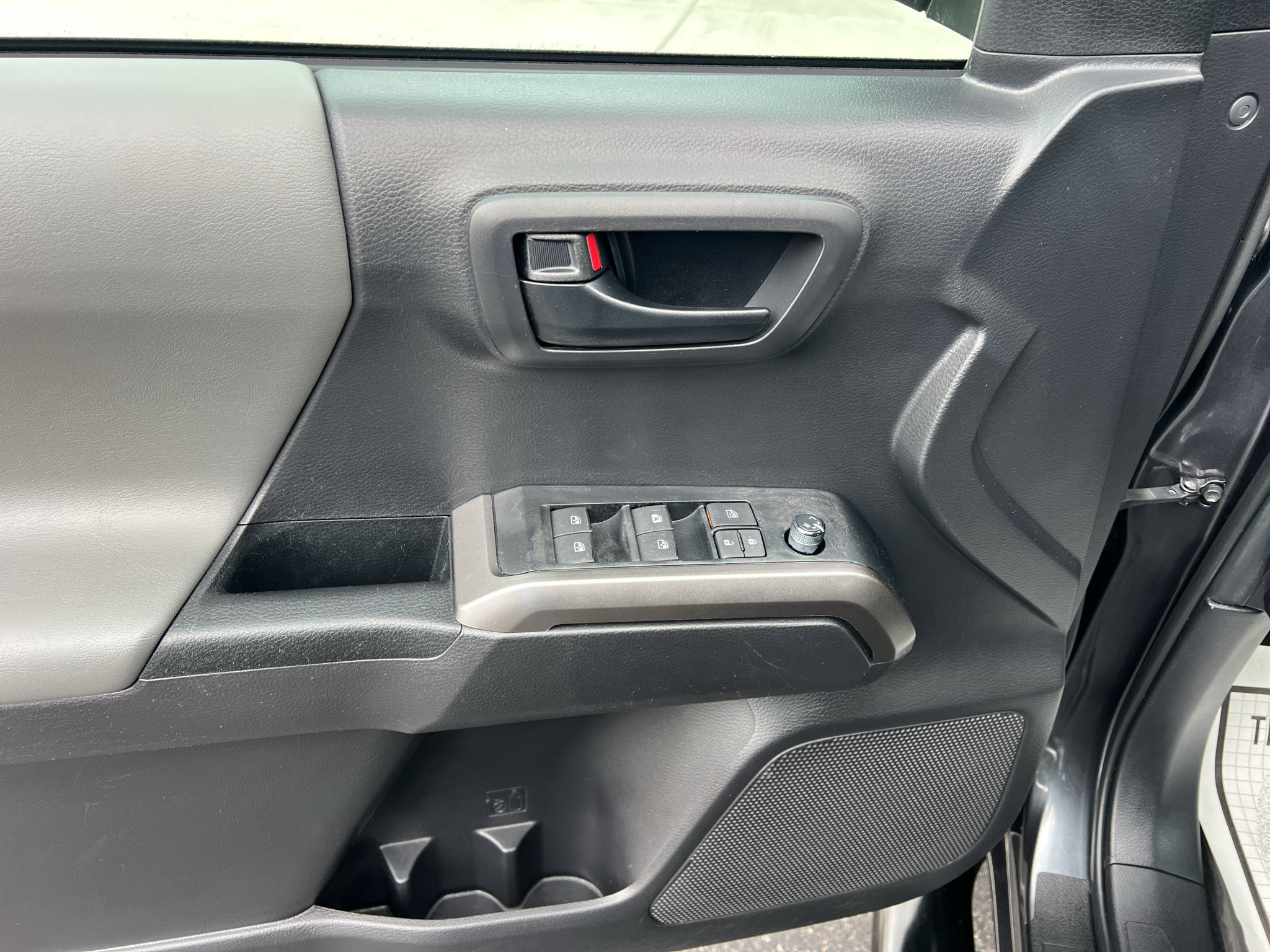 2022 Toyota Tacoma 4WD SR